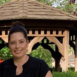 Meet your Posher, Elissa